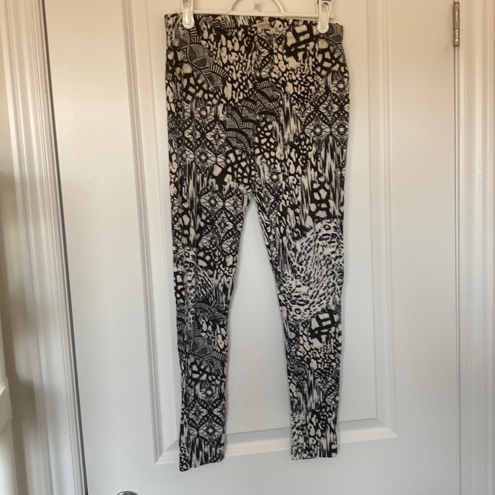 Black and white leggings size 12